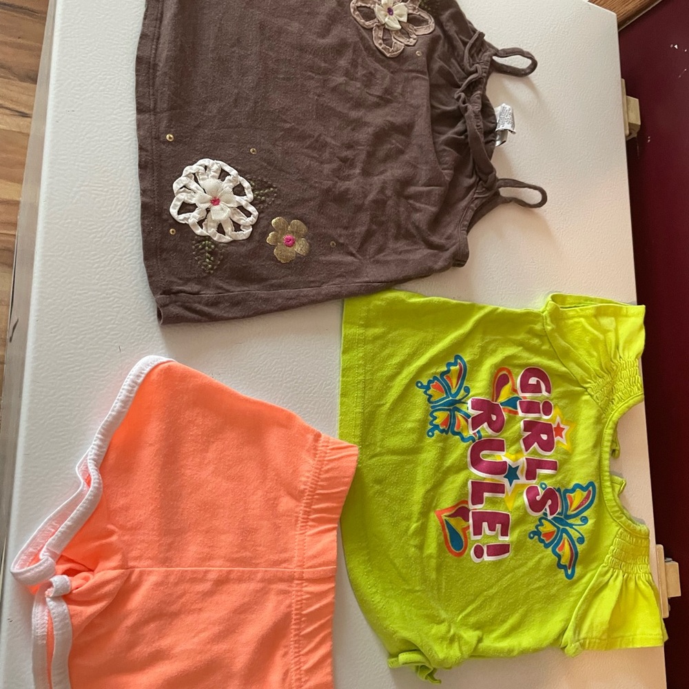 2T Girls clothes